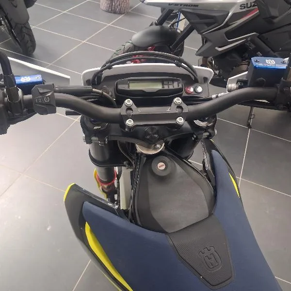701 SUPERMOTO