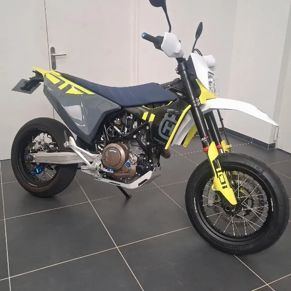 701 SUPERMOTO