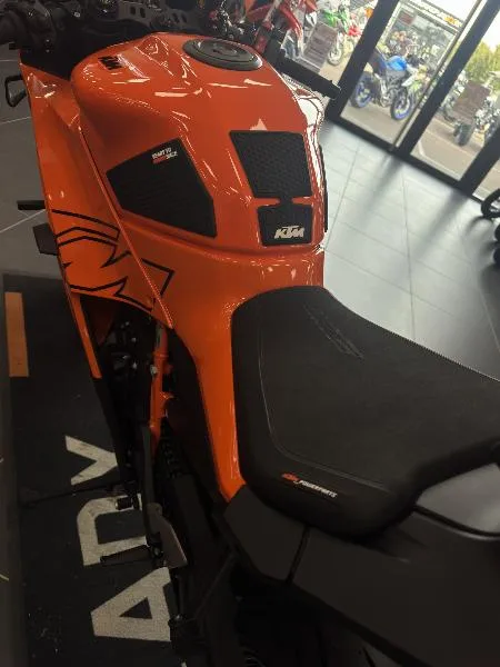 RC R 990
