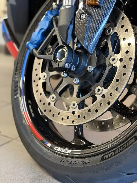 M 1000 R