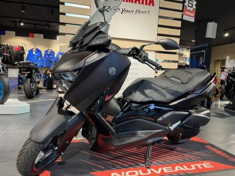 XMAX 300 Tech Max