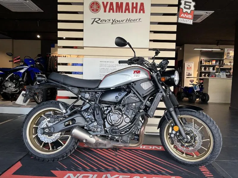 XSR 700 XTRIBUTE