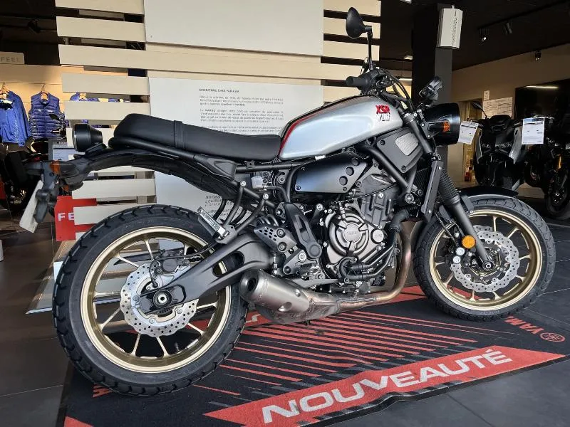 XSR 700 XTRIBUTE