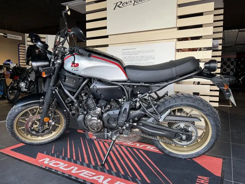 XSR 700 XTRIBUTE