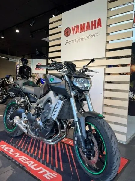 MT09