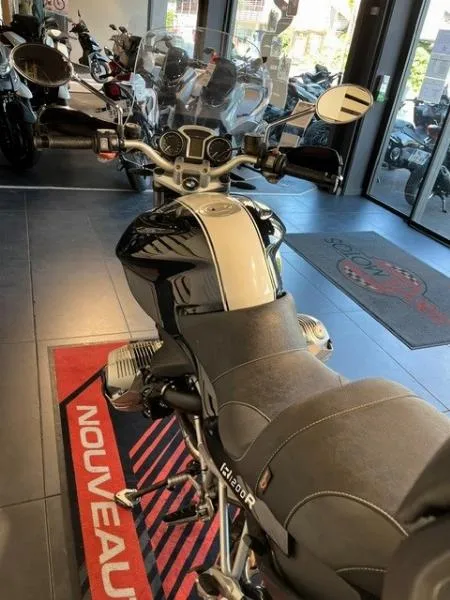 R 1200 R