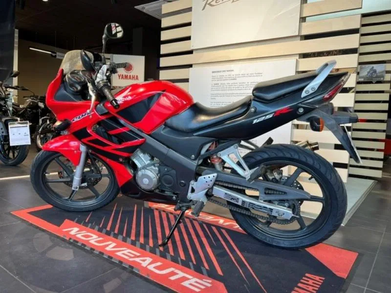 CB 125  R