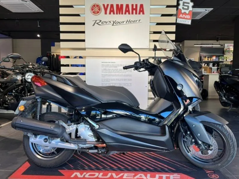 XMAX 125 IRON MAX