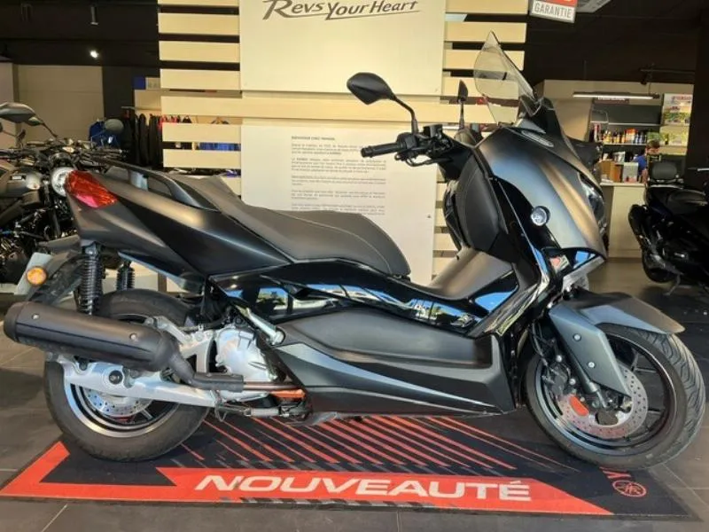 XMAX 125 IRON MAX