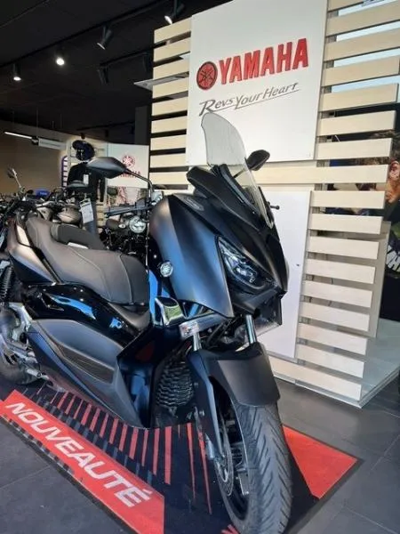 XMAX 125 IRON MAX