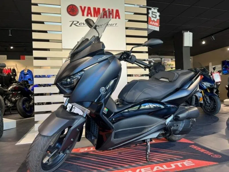 XMAX 125 IRON MAX