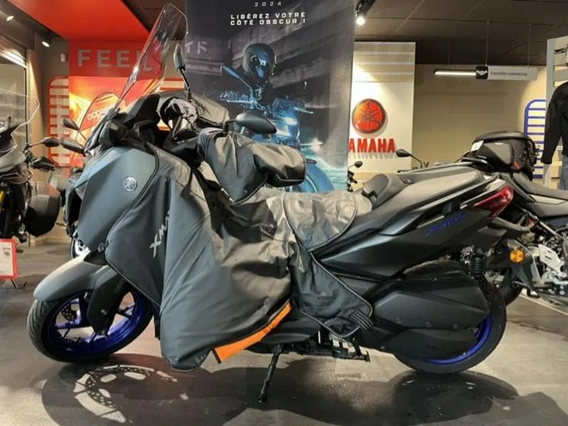 XMAX 300