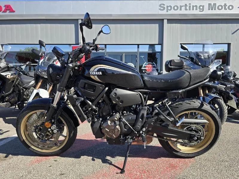XSR 700 LEGACY