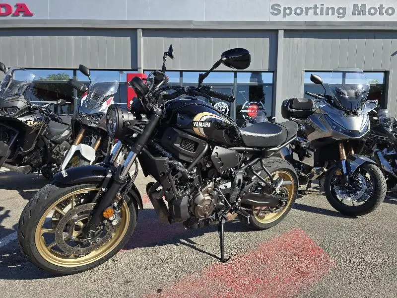 XSR 700 LEGACY