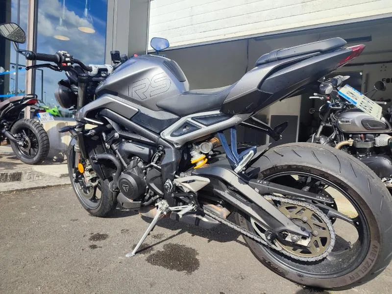 STREET TRIPLE 765 RS