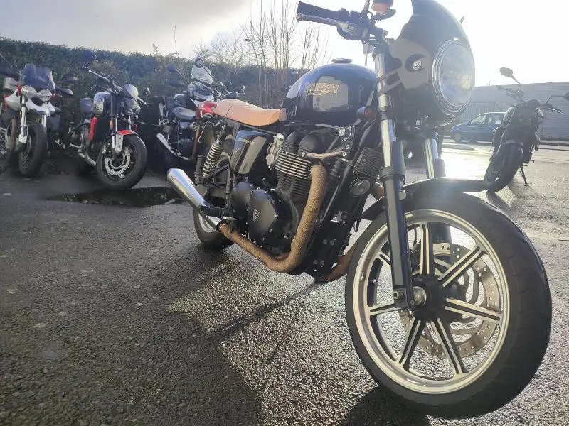 BONNEVILLE 800