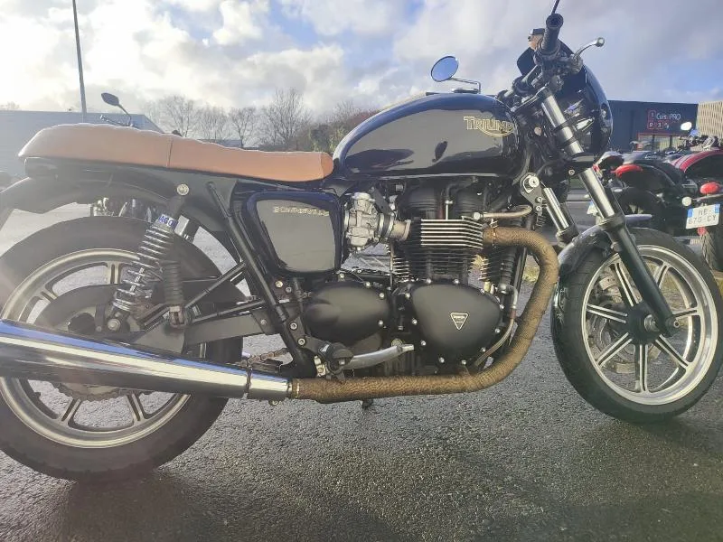 BONNEVILLE 800