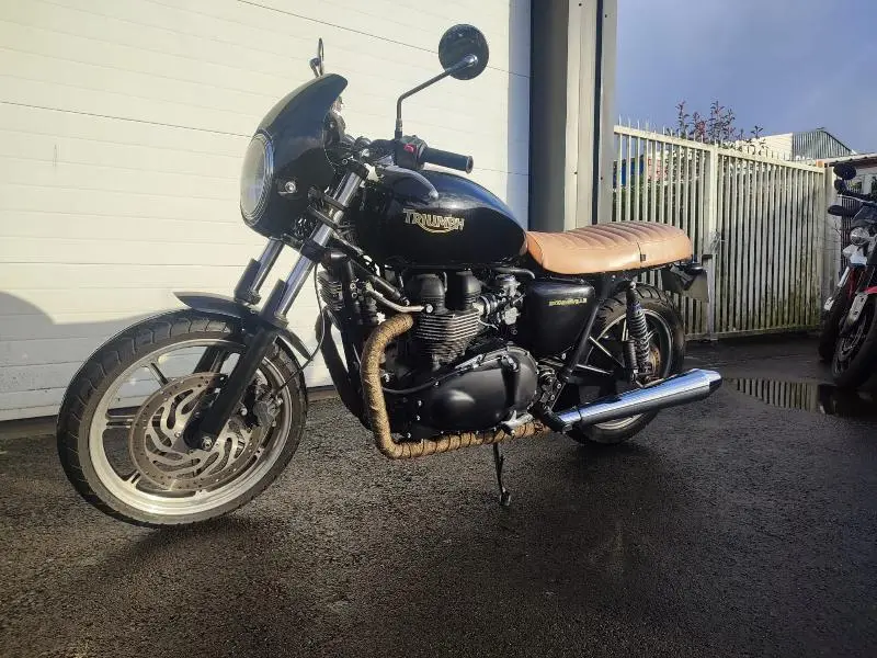 BONNEVILLE 800
