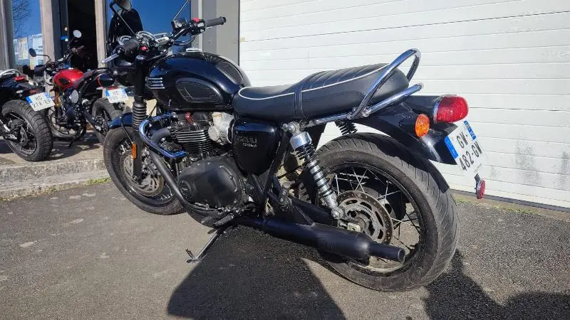 Bonneville T120 Black