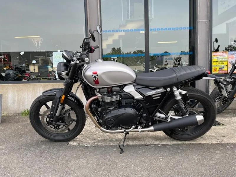 SPEED TWIN 900