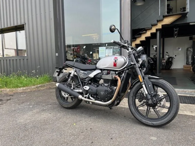 SPEED TWIN 900