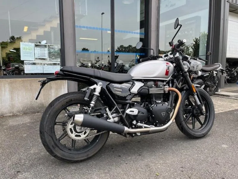 SPEED TWIN 900