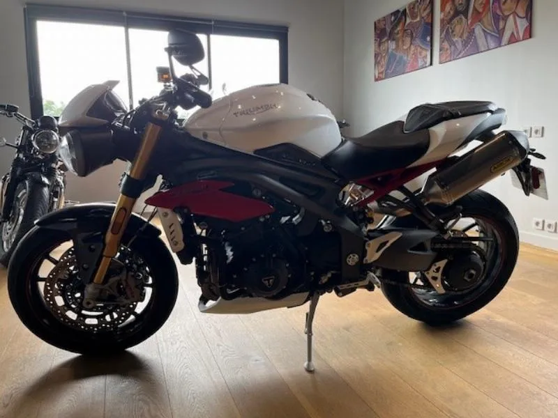 SPEED TRIPLE 1050 R