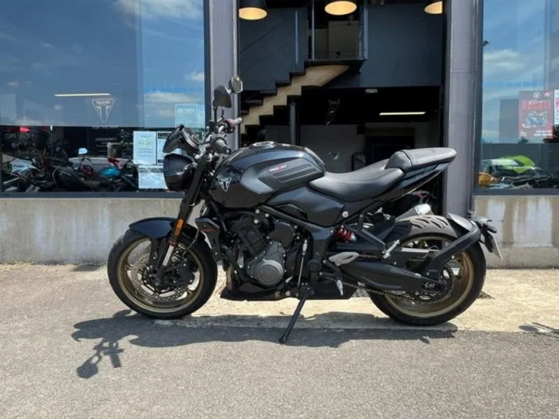 TRIDENT 800