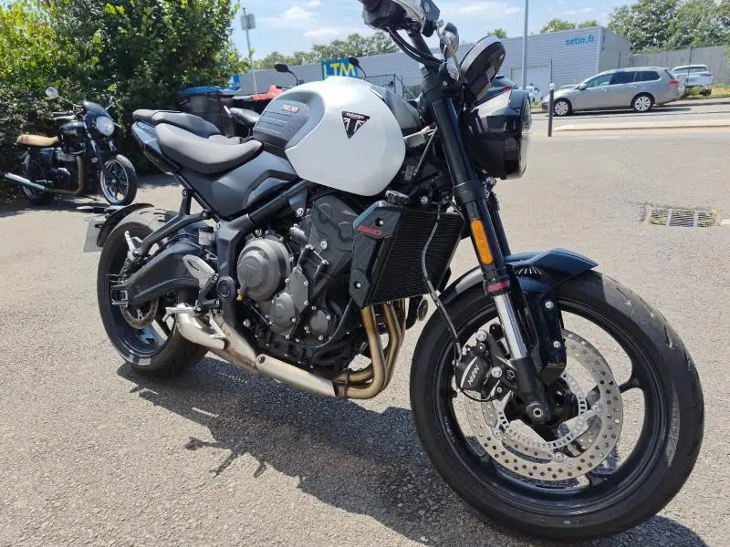 TRIDENT 660