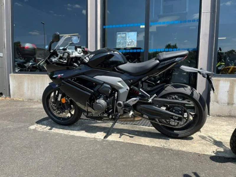 	DAYTONA 660