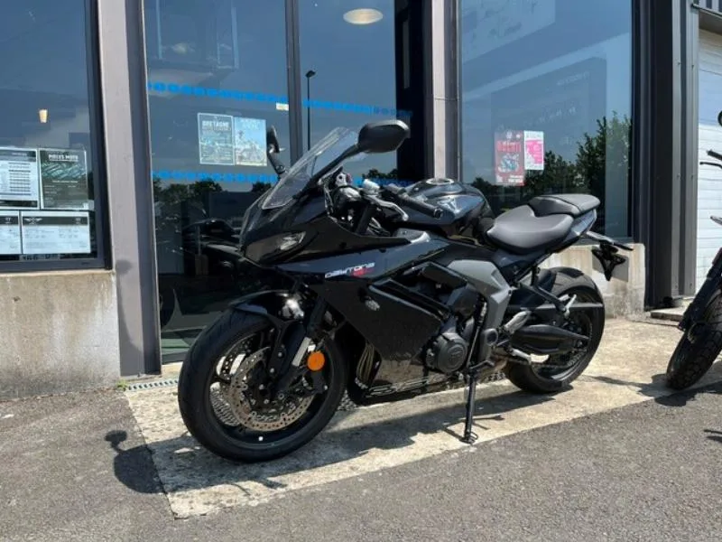 	DAYTONA 660