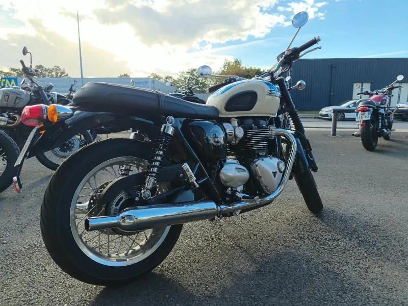 BONNEVILLE T120