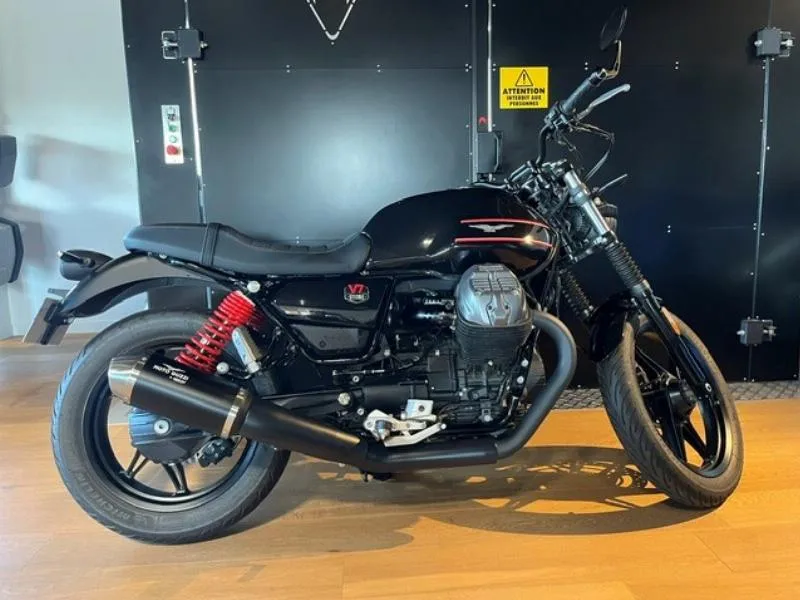 V7 SPORT 850