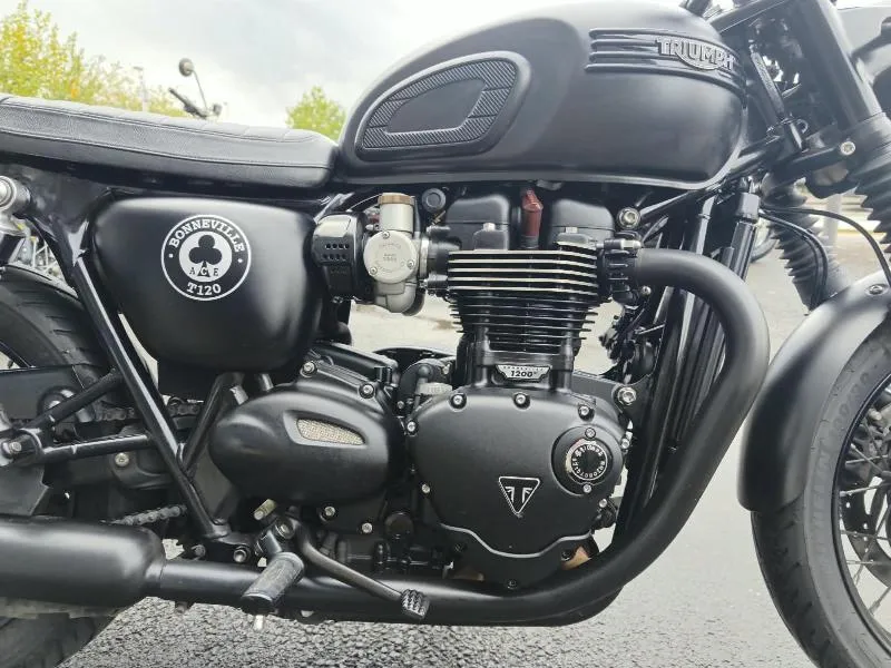 BONNEVILLE T120 ACE