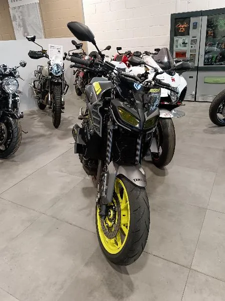 MT09