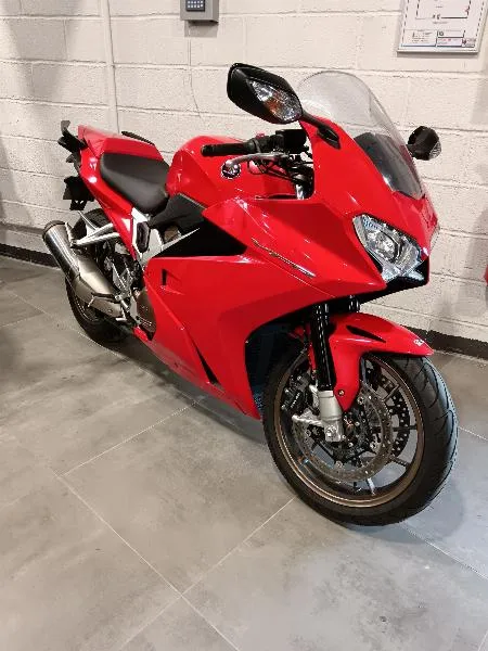 VFR 800 F 2014