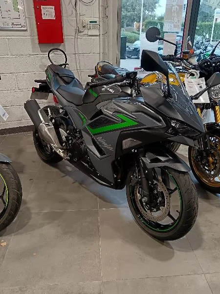 Ninja 500 SE