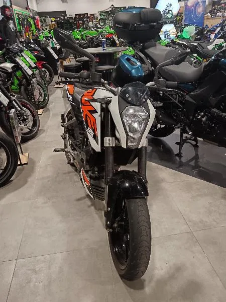 125 DUKE ABS