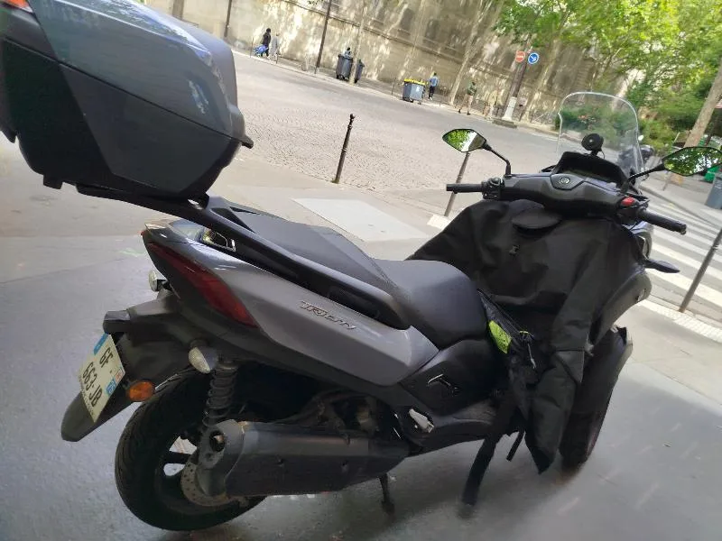TRICITY 300