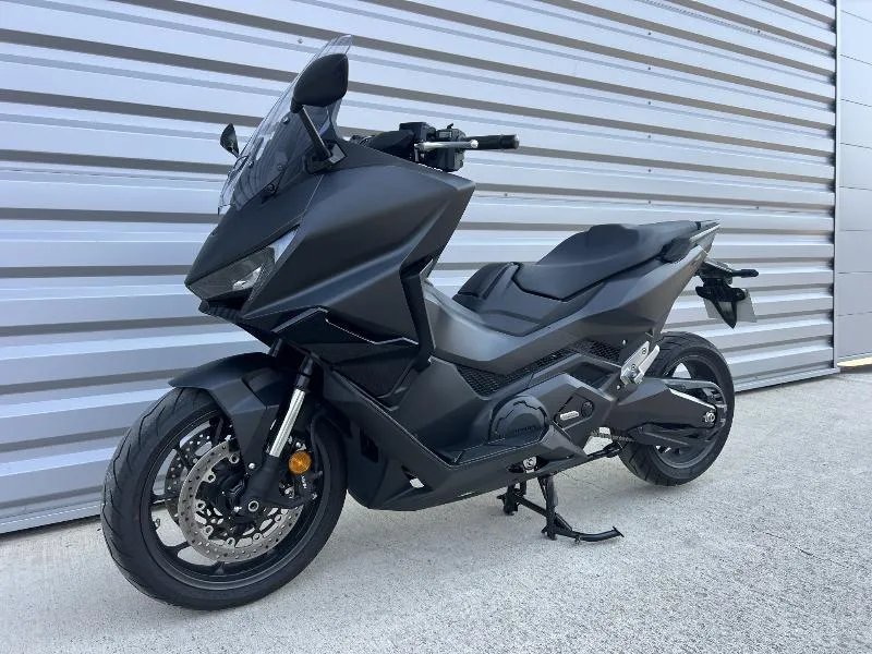 NSS FORZA 750