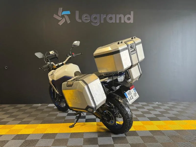 DL VSTROM 800DE