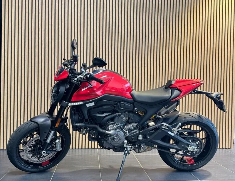 900 MONSTER