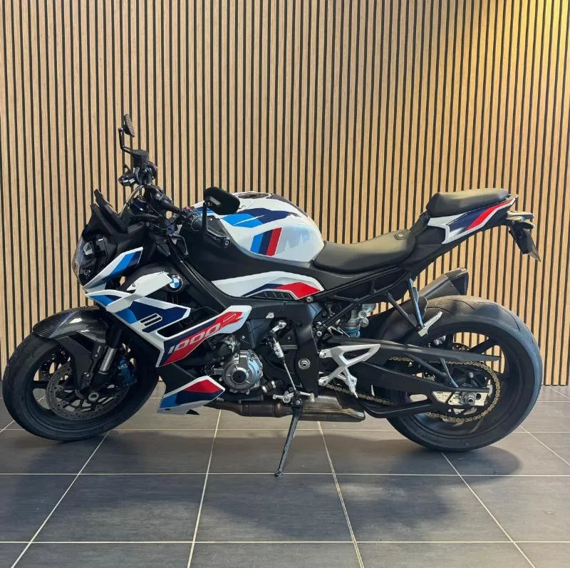 M 1000 R