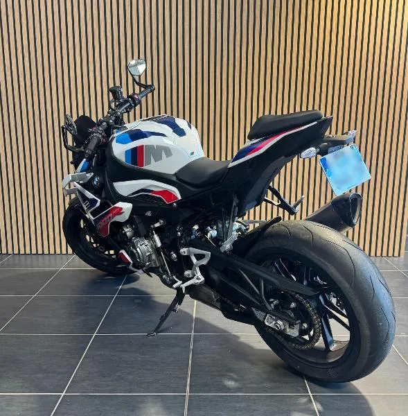 M 1000 R