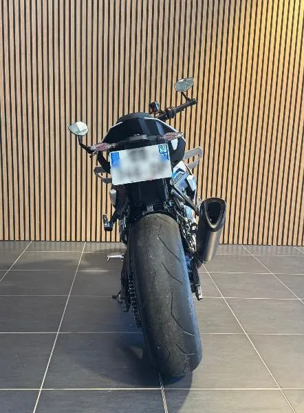 M 1000 R