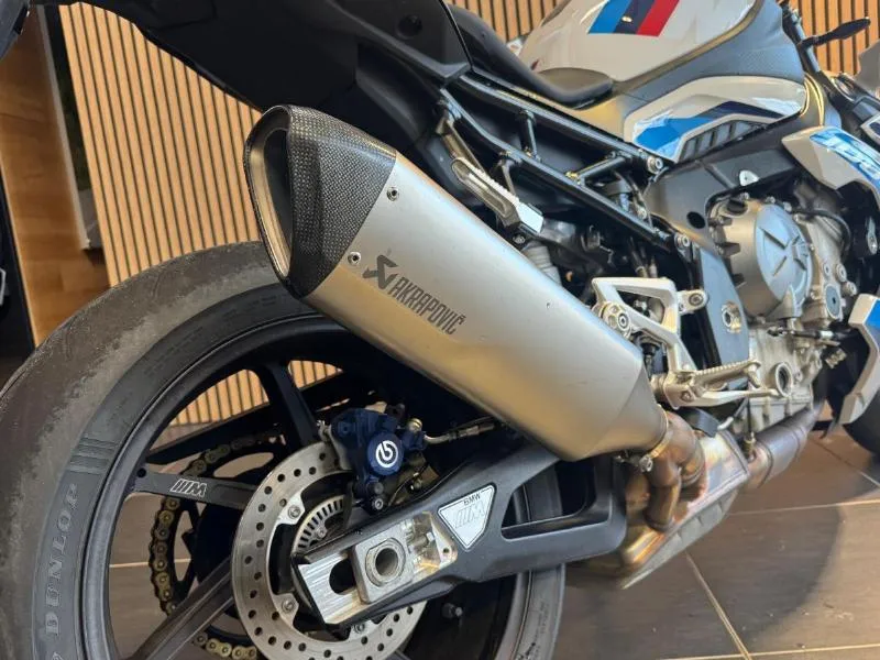 M 1000 R