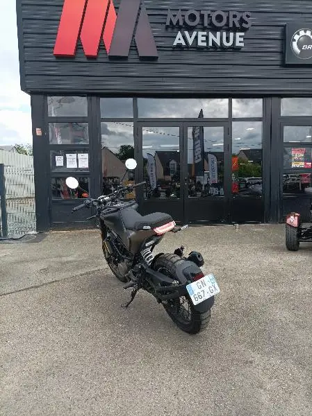 SVARTPILEN 125 ABS