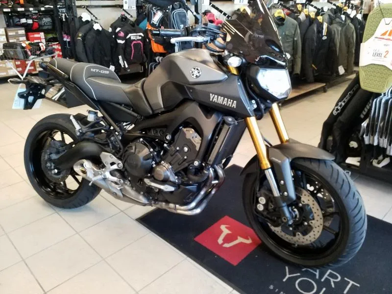 MT09