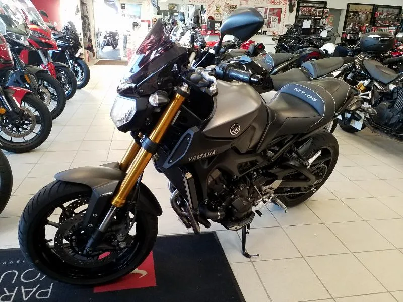 MT09