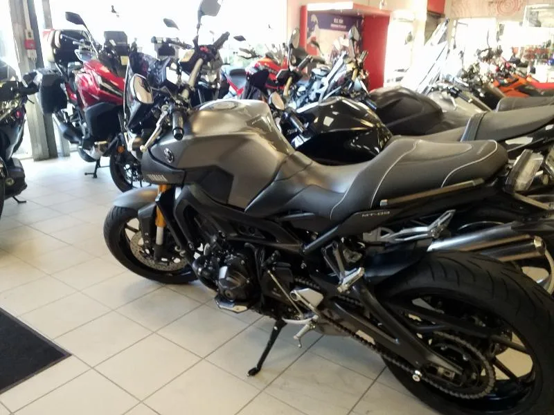 MT09